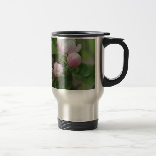 Apfelblüte und grüne Blätter Reisebecher (Rechts)