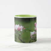 Apfelblüte und grüne Blätter Tasse (Zentrum)