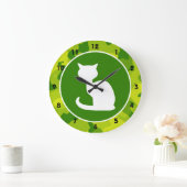 Apfelgrüne Camouflage; Weiße Katze Große Wanduhr (Zuhause)