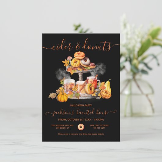 Apfelwein und Donuts Herbst Halloween-Party Einladung (Stehend Vorderseite)