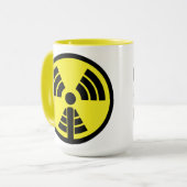 Apodcastalypse Tasse! Mit dem Strahlungslogo! Tasse (Vorderseite Links)