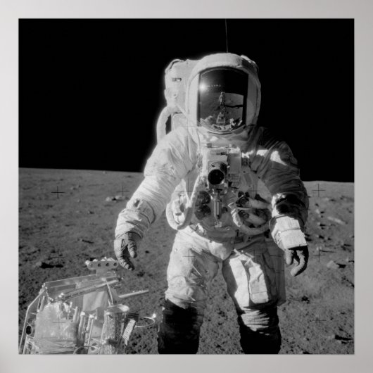 Apollo 12 Astronaut auf dem Mond Poster (Vorne)