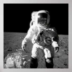 Apollo 12 Mondspaziergang Poster