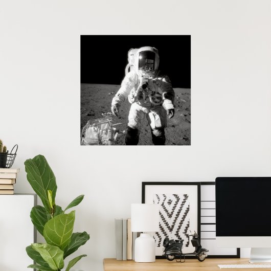 Apollo 12 Moonwalk Poster (Heimbüro)