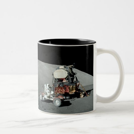 Apollo 17 - Die Schluss bemannte Mond-Landung Zweifarbige Tasse (Rechts)