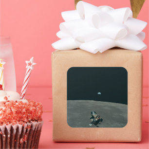 Apollo Lunar Lander und Erdaufgang über dem Mond Quadratischer Aufkleber