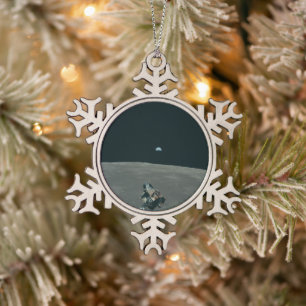 Apollo Lunar Lander und Erdaufgang über dem Mond Schneeflocken Zinn-Ornament