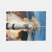 Apollo Saturn V Raketenstart zum Mond 1969 Fleecedecke (Vorderseite (Horizontal))