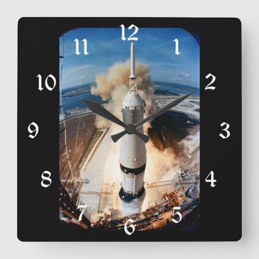 Apollo Saturn V Raketenstart zum Mond 1969 Quadratische Wanduhr (Vorderseite)
