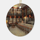 Apotheke - Geister von Bertrams 1909 Keramikornament (Links)