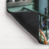 Apotheker - In einem Apothekerfenster Mousepad (Ecke)