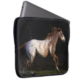 Appaloosa-Pferd, das 4 laufen lässt Laptopschutzhülle (Vorne Rechts)
