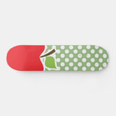 Apple auf Laurel Green Polka Dots Skateboard (Horizontal)