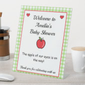 Apple Baby Shower Pedestal Schild (In Situ)