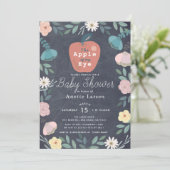 Apple Black Chalkboard Floral Pink Baby Dusche Einladung (Stehend Vorderseite)