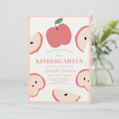 Apple Foto Pink Girl Kindergarten Abschluss Einladung (Stehend Vorderseite)