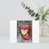 Apple Heart Postcard Postkarte (Stehend Vorderseite)