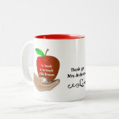 Apple in Hand Lehrer Wertschätzung Tasse (Vorderseite Links)