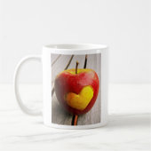 "Apple Liebe" Niedliches Foto. Jetzt kaufen Kaffeetasse (Links)