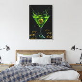 Apple Martini Glas mit schwimmender Bitcoin Art Leinwanddruck (Insitu (Schlafzimmer))