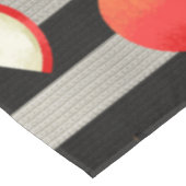 Apple Moderne schwarze und weiße Streifen Tischdecke (Schrägansicht)