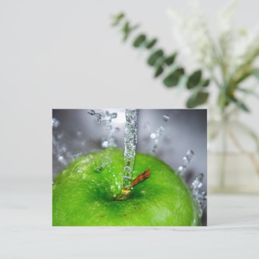 Apple Splash Postcard Postkarte (Stehend Vorderseite)