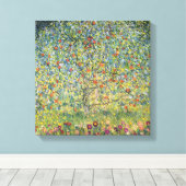 Apple Tree von Gustav Klimt, Vintager Jugendstil Leinwanddruck (Insitu (Holzboden))