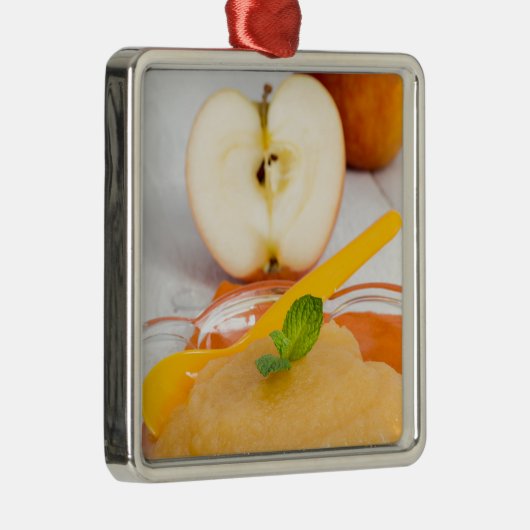 Applesauce mit Zimt und Orangenlöffel Ornament Aus Metall (Rechts)