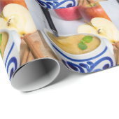Applesauce with cinnamon in stoneware bowl geschenkpapier (Rolleneckpunkt)