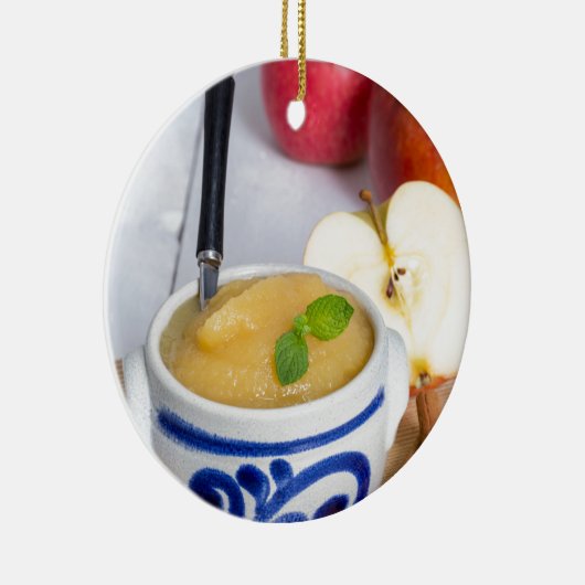 Applesauce with cinnamon in stoneware bowl keramik ornament (Rechts)