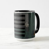 Approachable Wolf : Home of The Brave Mug Tasse (VorderseiteRechts)