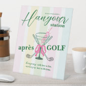 Aprés Golf Coquette Bachelorette Hangover Station Sockelschild (In Situ)