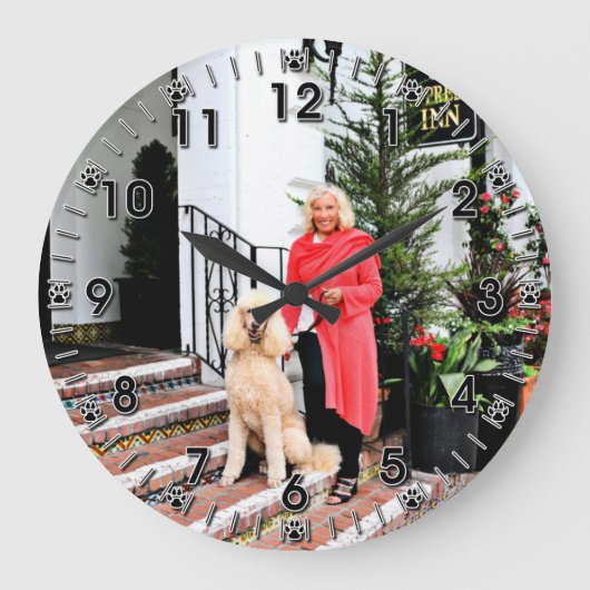 Apricot Standard Poodle - Bocelli Große Wanduhr (Vorderseite)