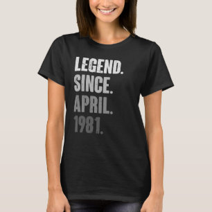 April Geburtstag 42. Dekoration 42 Jahre alter Vin T-Shirt