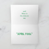 April-Schmetterling auf der Lilac-Shrub-Karte Karte (Innenseite)