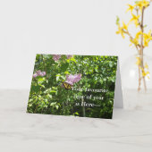 April-Schmetterling auf der Lilac-Shrub-Karte Karte (Gelbe Blume)