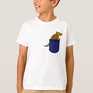 AQ-, Gürteltier in einem Taschen-Shirt T-Shirt