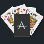 Aqua Aquamarin Blue Script Girly Monogram Name Spielkarten<br><div class="desc">Black und Aqua Blue Aquamarin einfache Script Monogram Name Playing Cards. Das macht den perfekten 16 Geburtstag,  Hochzeit,  Brautparty,  Jubiläum,  Babydusche oder Junggeselinnen-Abschied Geschenk für jemanden,  der Lieben glamourösen Luxus und schicke Stile.</div>