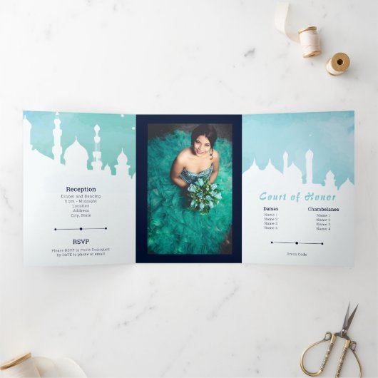 Aqua Arabian Nights Wasserfarbe Quinceñera Tri-Fol Dreifach Gefaltete Einladung (Innenseite)