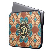 Aqua Blue and Earthy Brown Geometric with Gold OM Laptopschutzhülle (Vorderseite Links)