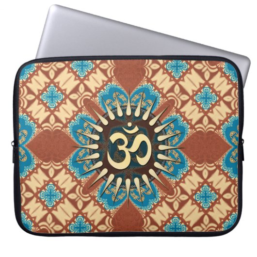 Aqua Blue and Earthy Brown Geometric with Gold OM Laptopschutzhülle (Vorderseite)