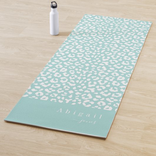 Aqua Blue Animal Print Script Name Personalisiert Yogamatte (Beispiel)