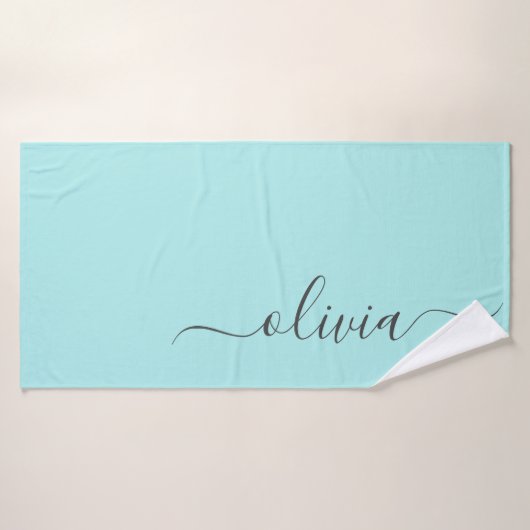 Aqua Blue Aquamarin Modern Script Monogram Name Badehandtuch (Badehandtuch)