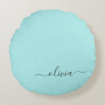 Aqua Blue Aquamarin Modern Script Monogram Name Rundes Kissen<br><div class="desc">Aqua Blue Aquamarin einfache Script Monogram Name Pouf Kissen. Das Kissen macht den perfekten 16 Geburtstag,  Hochzeit,  Brautparty,  Babydusche oder Junggeselinnen-Abschied Geschenk für jemanden,  der sein Zimmer in Rose Gold dekoriert.</div>