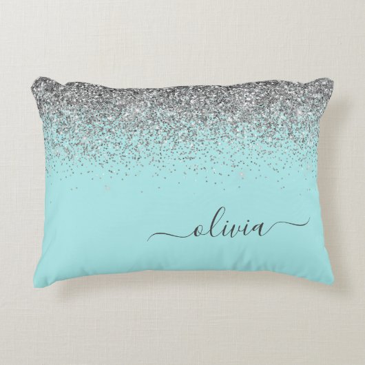 Aqua Blue Aquamarin Silver Glitzer Monogram Dekokissen (Vorderseite)