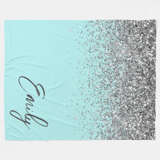 Aqua Blue Aquamarin Silver Glitzer Monogram Fleecedecke (Vorderseite (Horizontal))