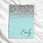 Aqua Blue Aquamarin Silver Glitzer Monogram Fleecedecke<br><div class="desc">Aqua Blue Aquamarin Silver Glitzer Monogram Name and Initial Fleece Blanket. Das macht den perfekten 16 Geburtstag,  Hochzeit,  Brautparty,  Jubiläum,  Babydusche oder Junggeselinnen-Abschied Geschenk für jemanden,  der Lieben glamourösen Luxus und schicke Stile.</div>
