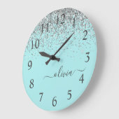 Aqua Blue Aquamarin Silver Glitzer Monogram Große Wanduhr (Winkel)