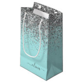 Aqua Blue Aquamarin Silver Glitzer Monogram Kleine Geschenktüte (Vorderseite Schrägansicht)