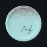 Aqua Blue Aquamarin Silver Glitzer Monogram Pappteller<br><div class="desc">Aqua Blue Aquamarin Silver Glitzer Monogram Name and Initial Party Teller. Das macht den perfekten 16 Geburtstag,  Hochzeit,  Brautparty,  Jubiläum,  Babydusche oder Junggeselinnen-Abschied Geschenk für jemanden,  der Lieben glamourösen Luxus und schicke Stile.</div>